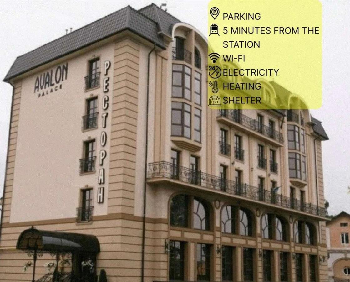 Avalon Palace Ternopil Kültér fotó
