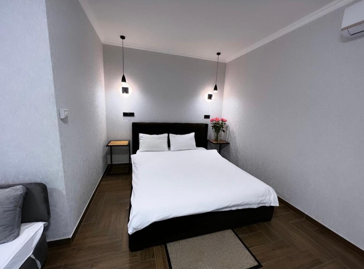 Avalon Palace Ternopil Kültér fotó