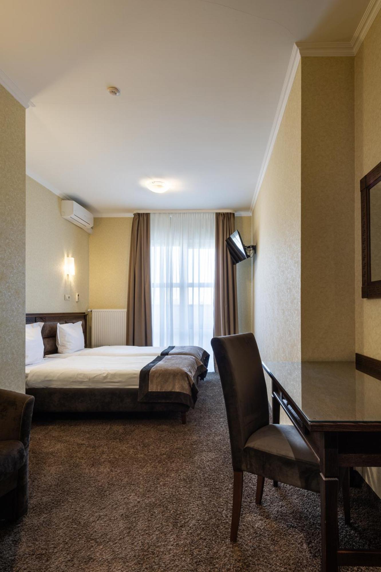 Avalon Palace Ternopil Kültér fotó