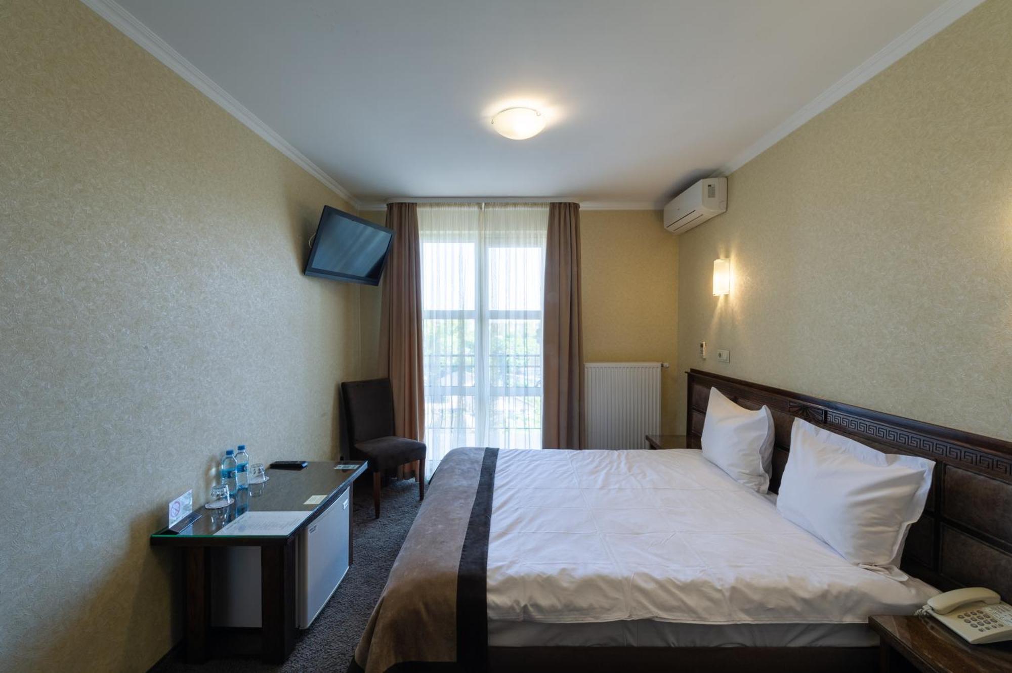 Avalon Palace Ternopil Kültér fotó
