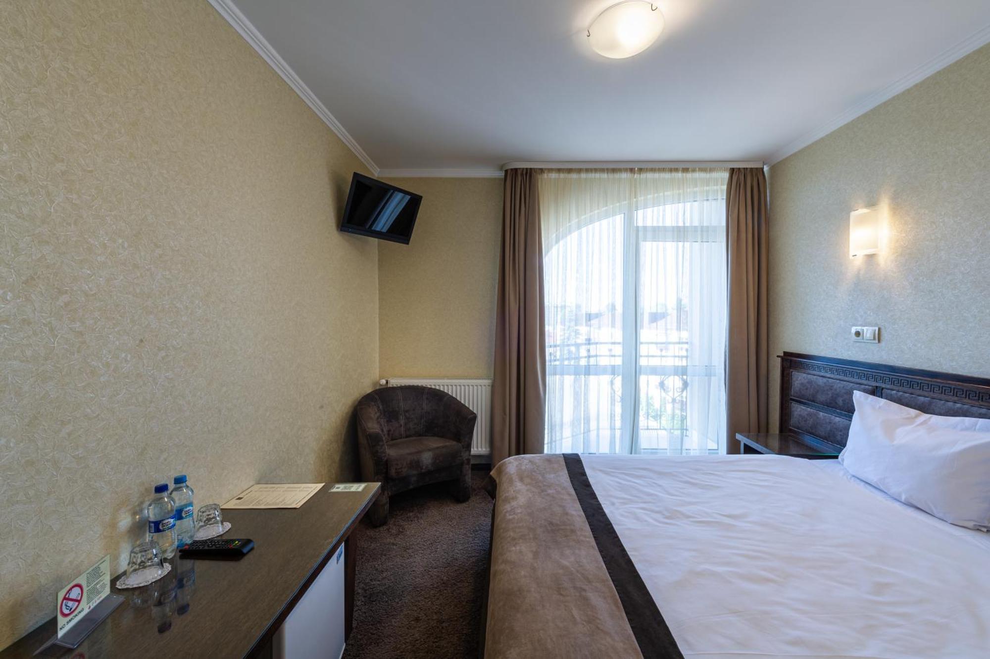 Avalon Palace Ternopil Kültér fotó
