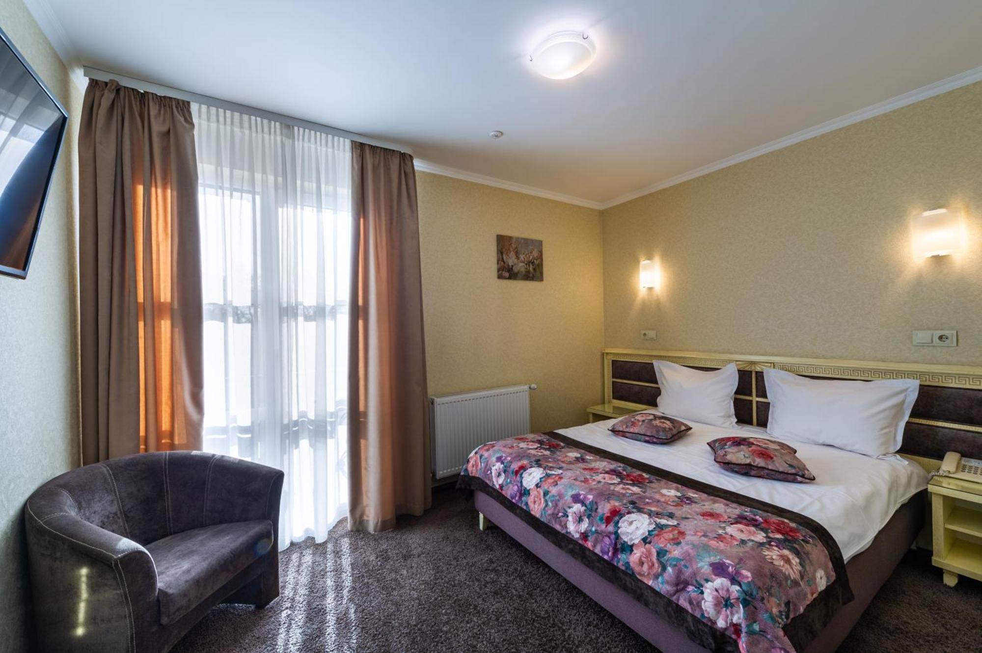 Avalon Palace Ternopil Kültér fotó
